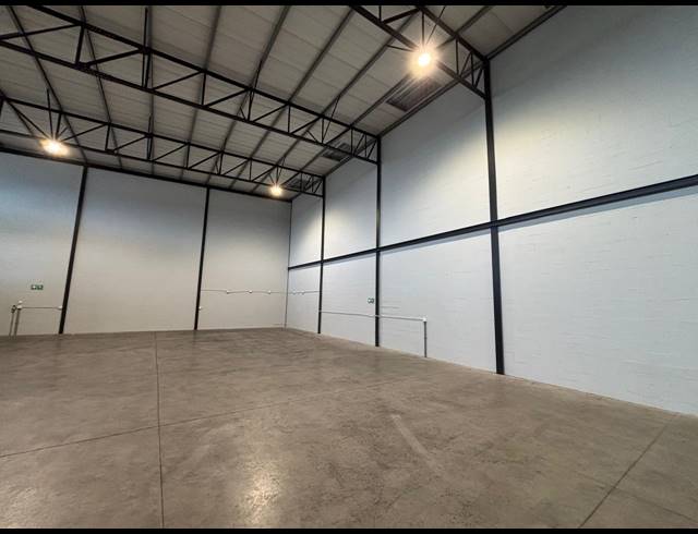 751M² FACTORY TO LET IN STIKLAND INDUSTRIAL